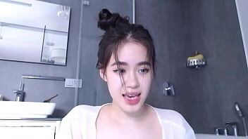 ลูกครึ่งน่ารักเล่นเสียวในห้องน้ำนมสวยหีน่าเอาน้ำควยใส่xxx-porn»