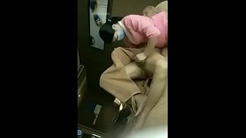 pornxxxดูหนังเอ็กโป๊แอบถ่ายลุงหื่นจ่ายเพิ่มร้านนวดให้ชักว่าวให้