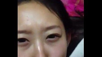 ดูหนังxเล่นเสียวจนน้ำแตกคารถแล้วพามาเย็ดหีต่อในรีสอร์ท