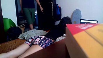 เปิดห้องเจอหลานสาวแอบดูหนังโป๊เลยจัดไปหนึ่งทีแก้เงี่ยนหียังแฉะ