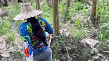 คลิปxxxตอนสาวพายูทูปเบอร์ไปดูสวนเห็ดในป่าก่อนโดนชวนเย็ด